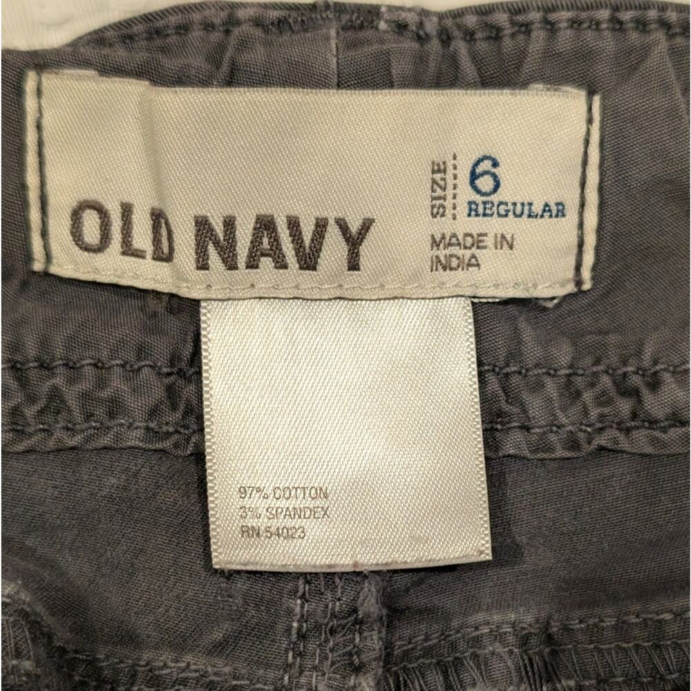 Old Navy Women's Gray Cargo Pants - Picture 3 of 5